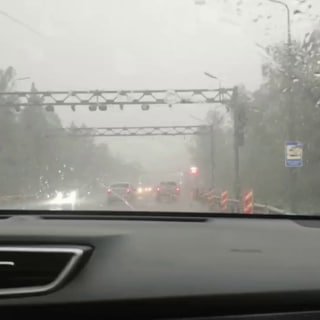 Мощный смерч и град обрушились на Курганскую область: последствия и ликвидация